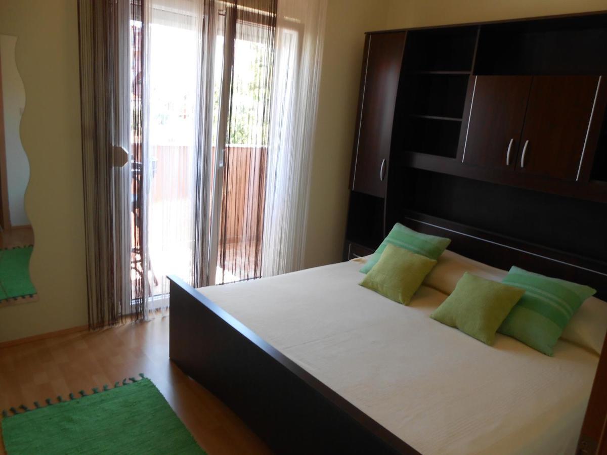 טרוגיר Studio Okrug Gornji 13859A מראה חיצוני תמונה