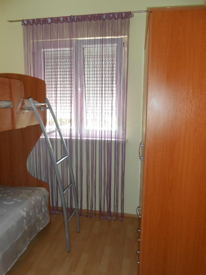 טרוגיר Studio Okrug Gornji 13859A מראה חיצוני תמונה